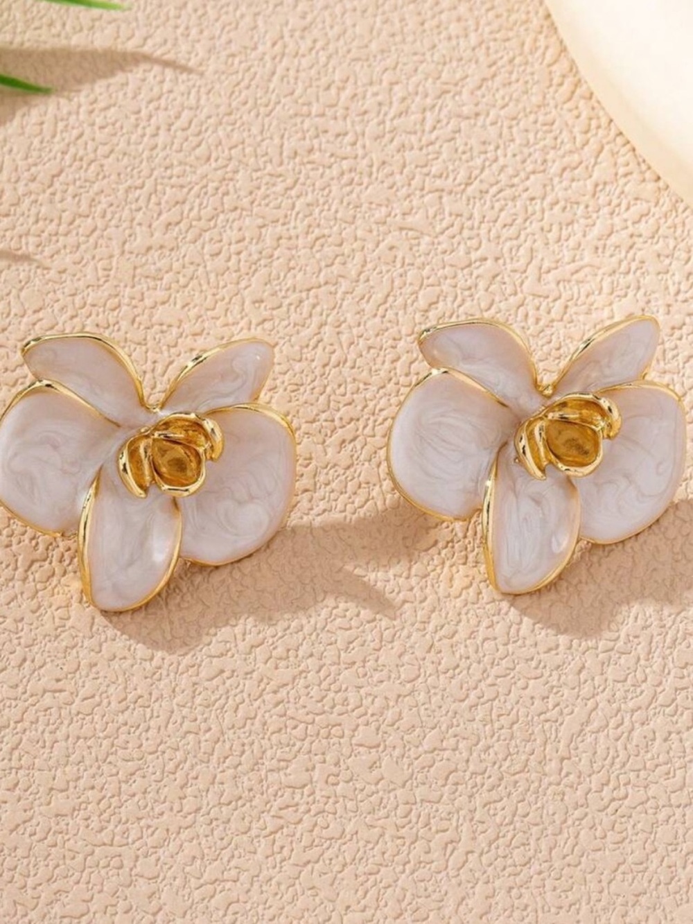 Maison Orchid Petal Earrings
